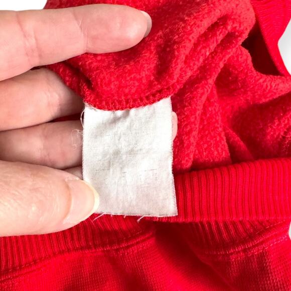 Vintage Red Isola 2000 French Ski Resort Crew Neck Sweatshirt Men's Size M - Picture 9 of 9